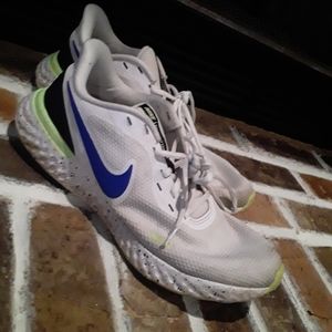 Men nike tennis shoes